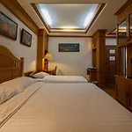 Rich Lanna House